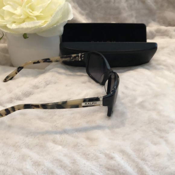 Gorgeous Black& leopard Ralph Lauren sunglasses - Picture 2 of 12
